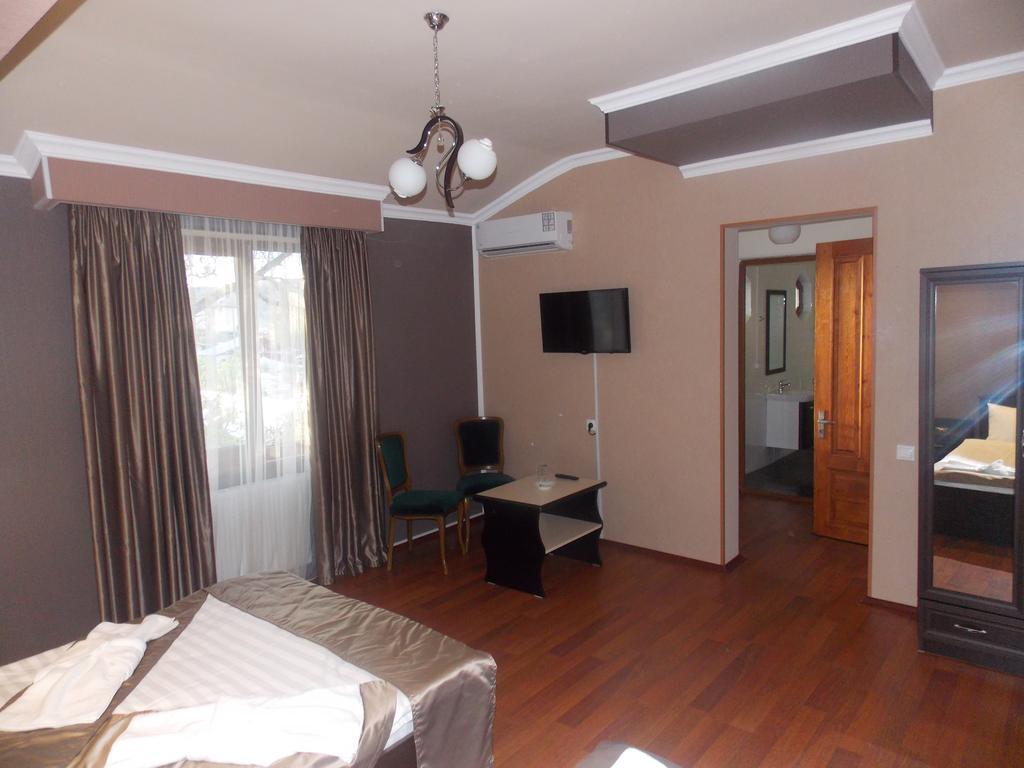 Hotel Almi Akhaltsikhe  Δωμάτιο φωτογραφία