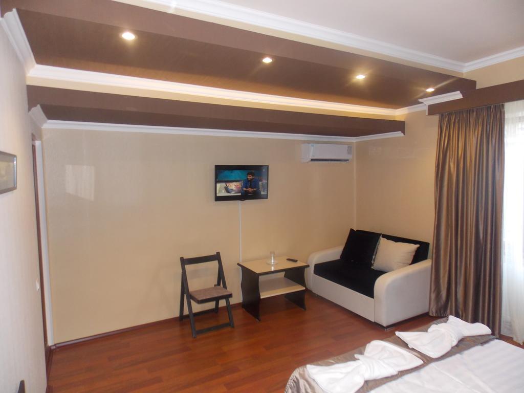 Hotel Almi Akhaltsikhe  Δωμάτιο φωτογραφία