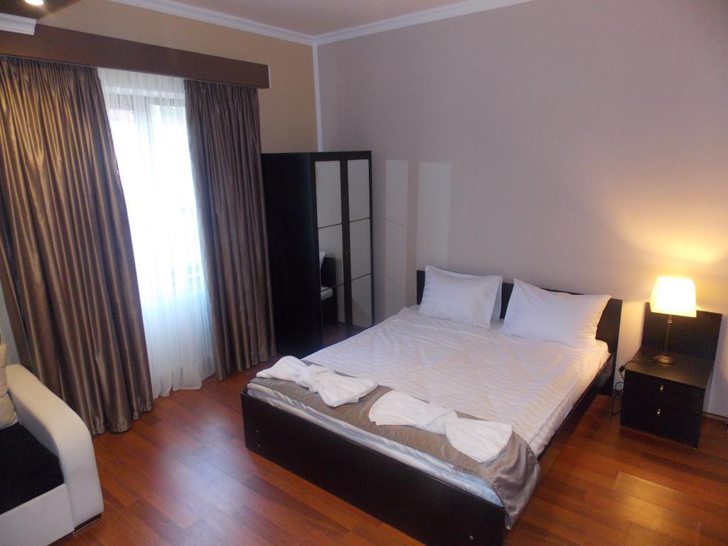 Hotel Almi Akhaltsikhe  Δωμάτιο φωτογραφία