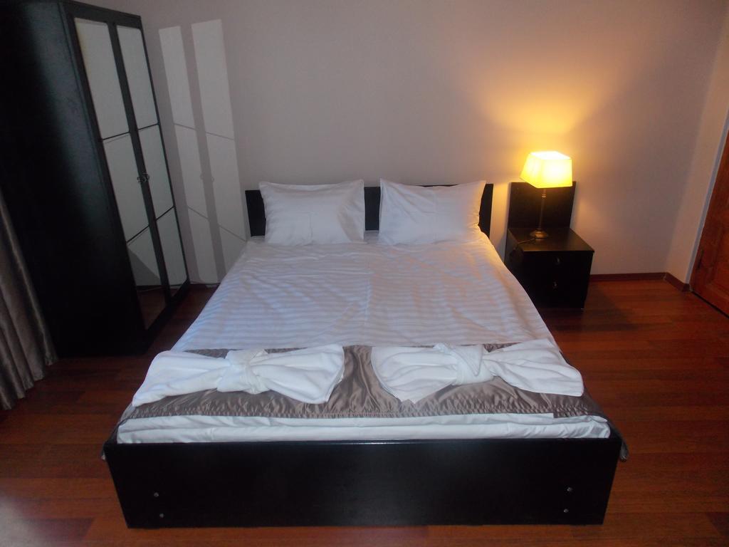 Hotel Almi Akhaltsikhe  Δωμάτιο φωτογραφία